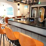 ホテル Hotel Den Burg デン・ブルグ