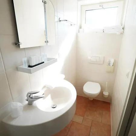 Hotel Den Burg 3* 덴버크