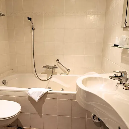 Hotel Den Burg 3* 덴버크